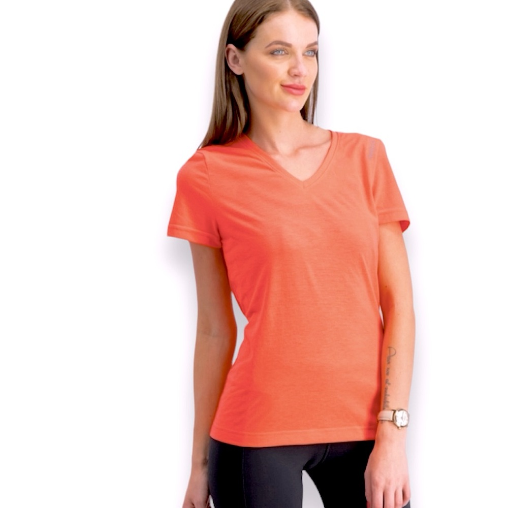 Reebok Athletic V-Neck Peachy Bright Orange Workout
Short Sleeve T-Shirt Size M